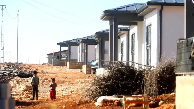 Beybostan Köyü Deprem Enkazından Yeniden Doğuyor Beybostan Köyü Deprem Enkazından Yeniden Doğuyor